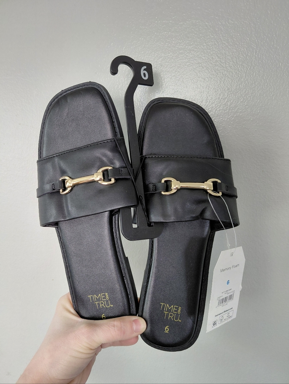 Time And Tru Black Flat Sandals Memory Foam Slip On Size 6 NWT